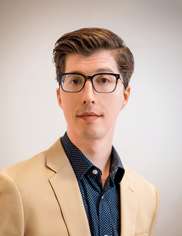 Thom DeSirant headshot