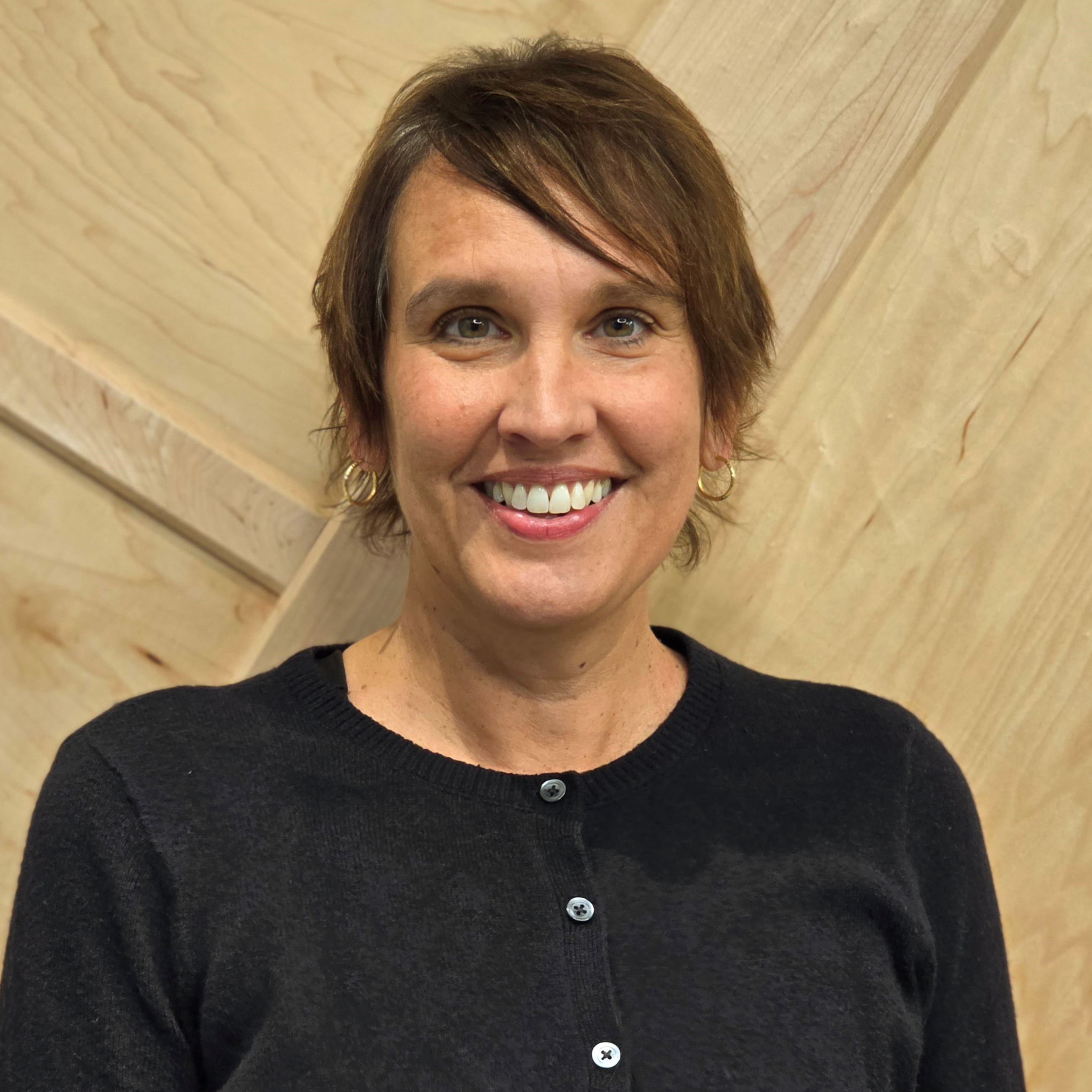 Jennifer Homberg Headshot